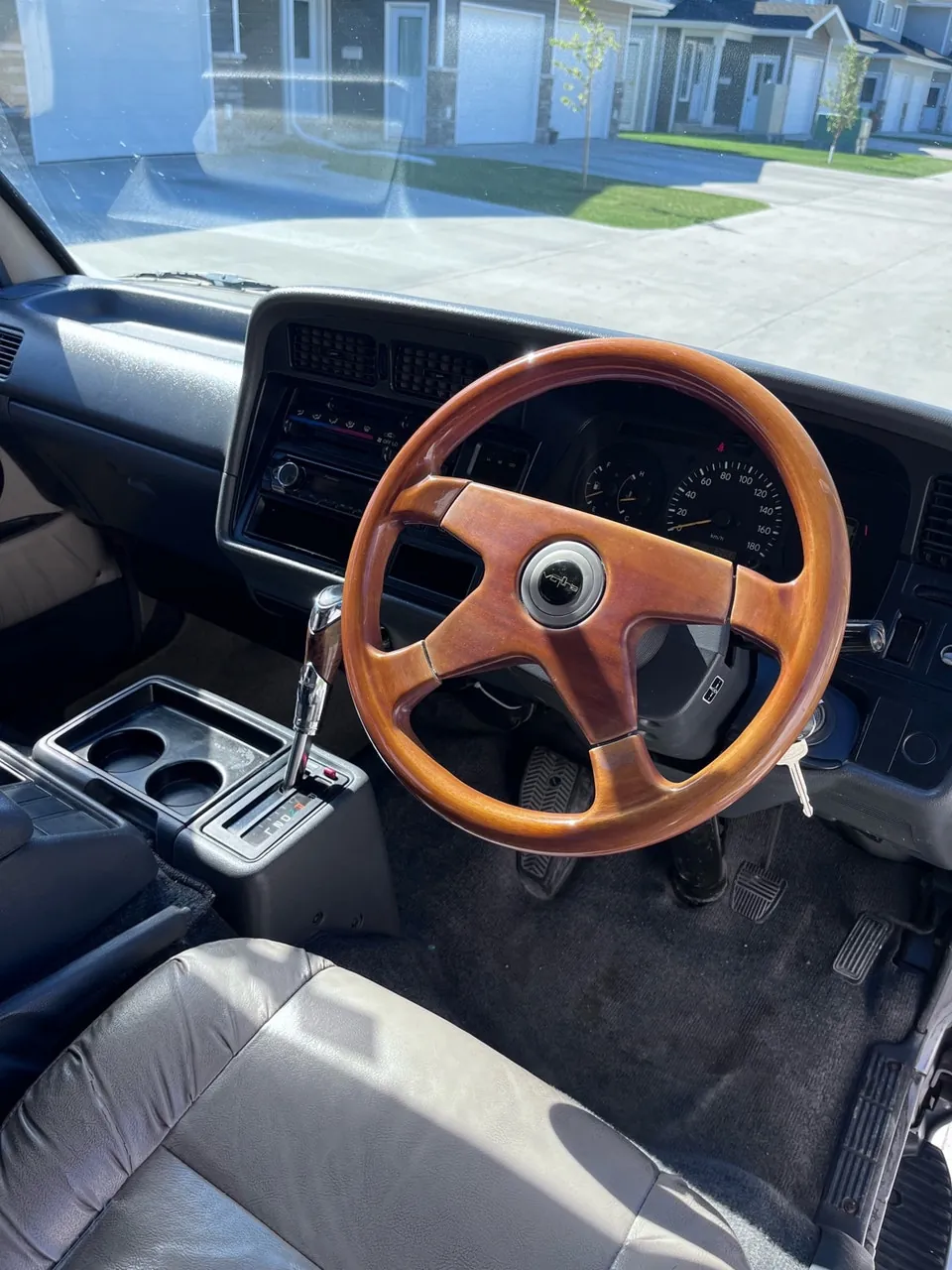 Toyota Hiace 1997 photo 5