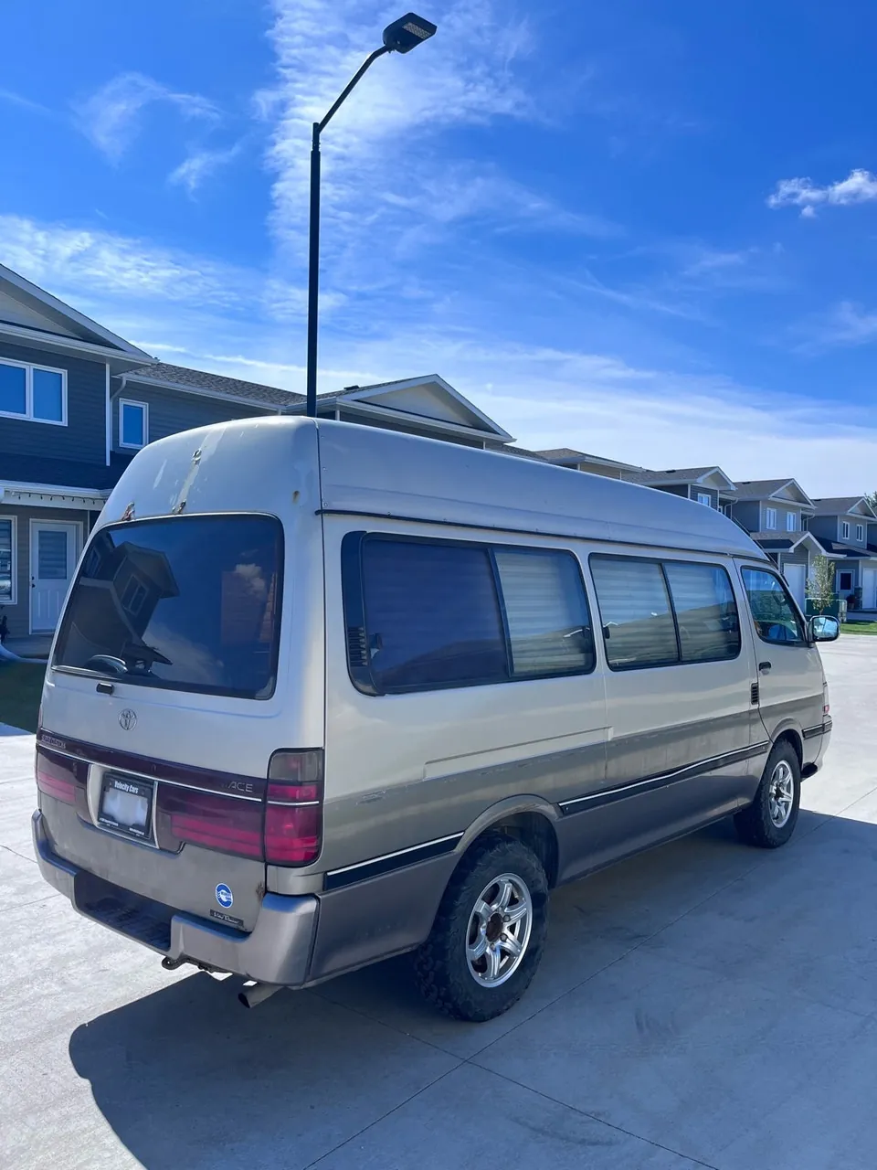Toyota Hiace 1997 photo 2