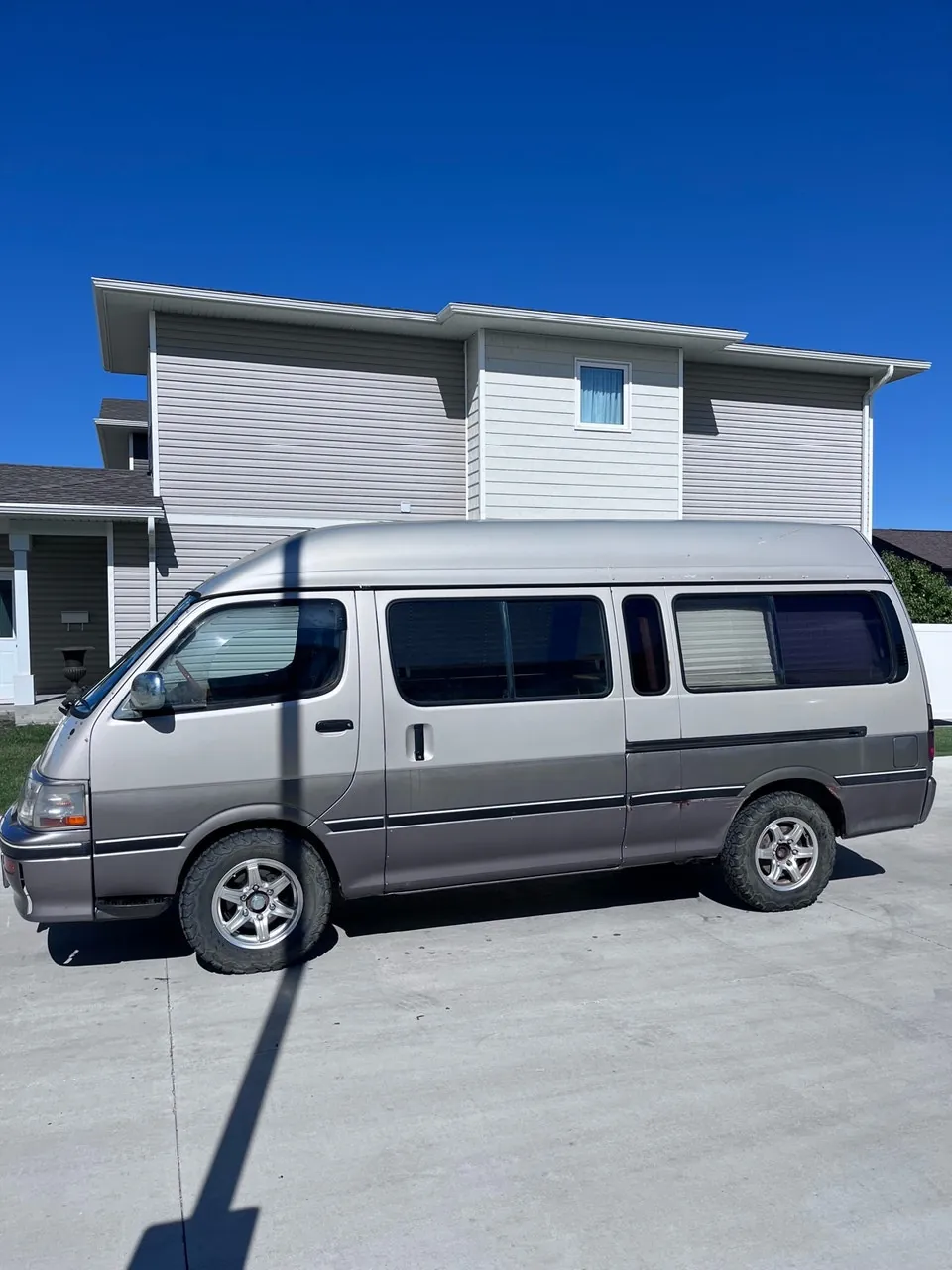 Toyota Hiace 1997 photo 3