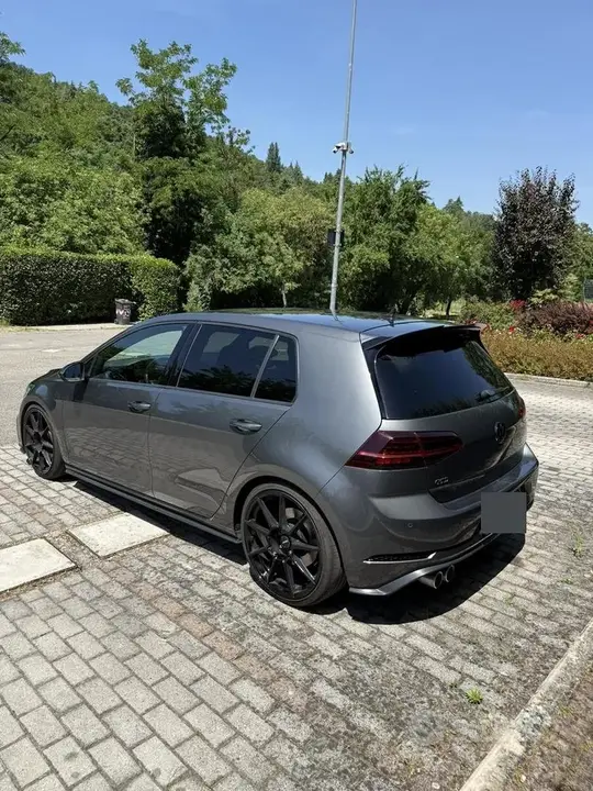 Volkswagen Golf 2018 photo 2