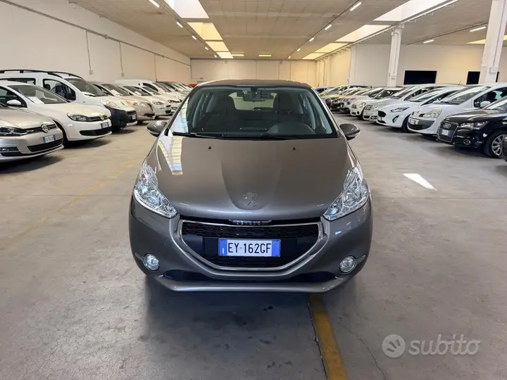 Peugeot 208 2016 photo 3