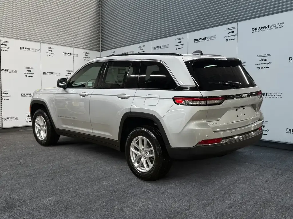 Jeep Grand Cherokee 2026 photo 3