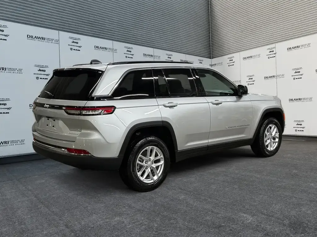 Jeep Grand Cherokee 2026 photo 5