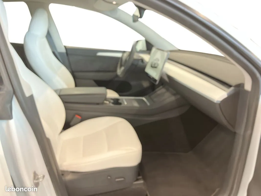 Tesla Model Y 2023 photo 4