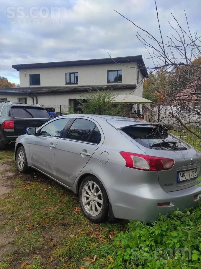 Mitsubishi Lancer 2011 photo 3