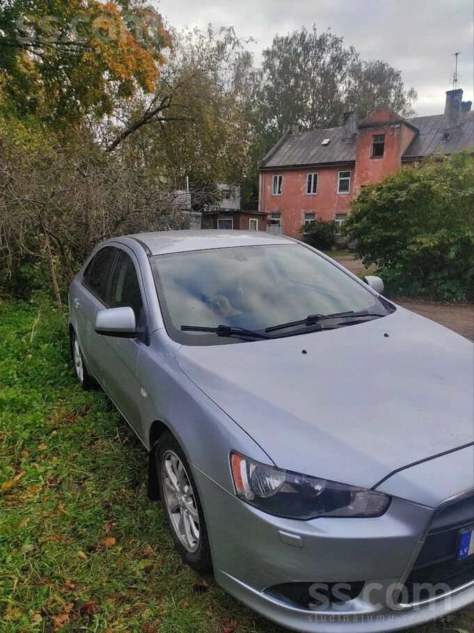 Mitsubishi Lancer 2011 photo 2