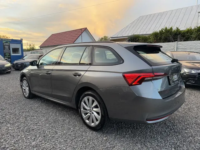 Skoda Octavia Combi 2024 photo 3