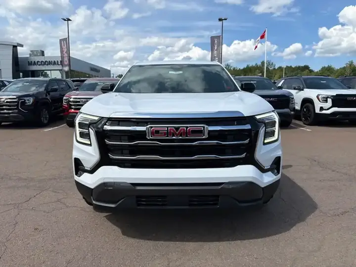 GMC Terrain 2027 photo 2