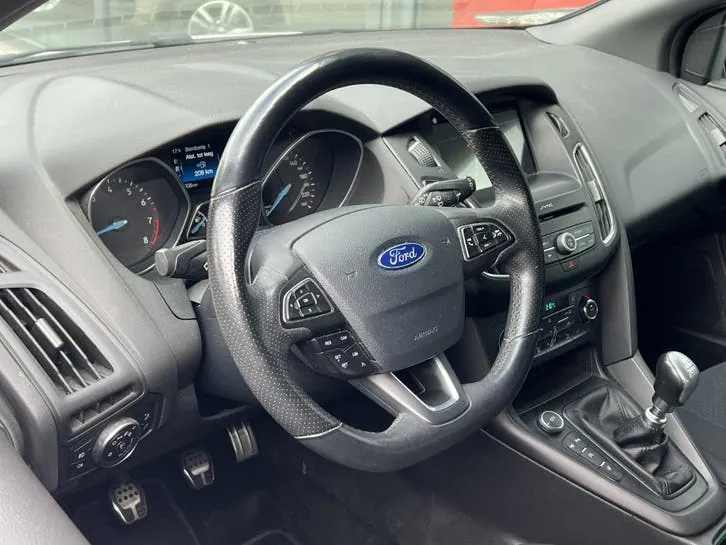 Ford Focus 2018 photo 3