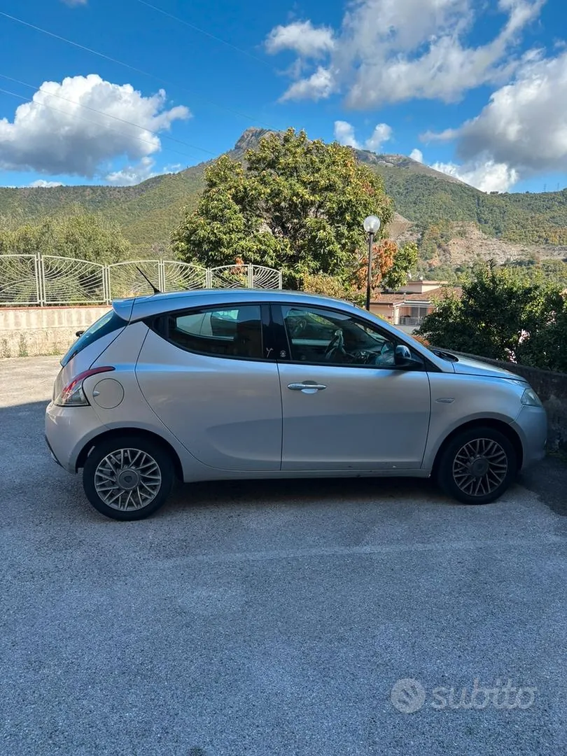 Lancia Ypsilon 2011 photo 5