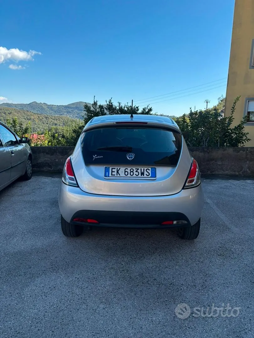 Lancia Ypsilon