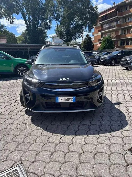 Kia Stonic 2023 photo 2