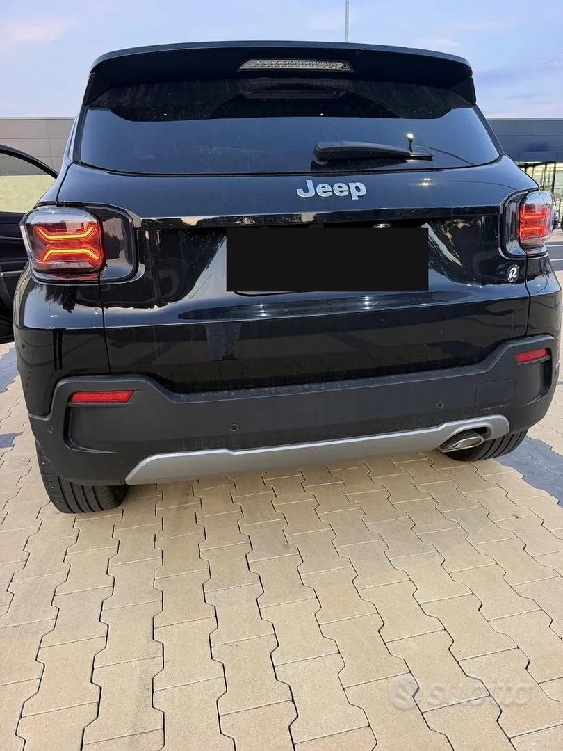 Jeep Avenger Summit 2024 photo 2