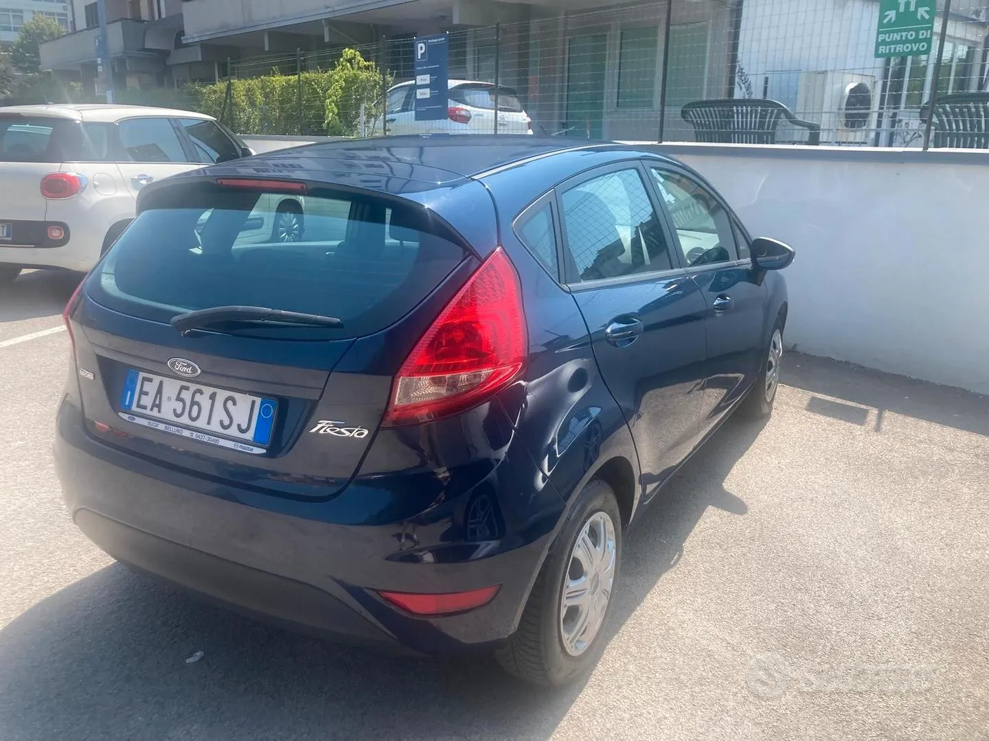 Ford Fiesta 2010 photo 2