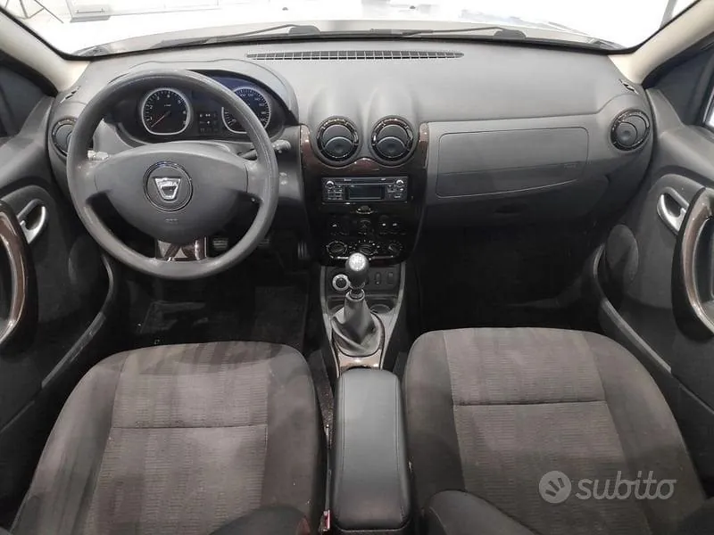 Dacia Duster 2012 photo 4