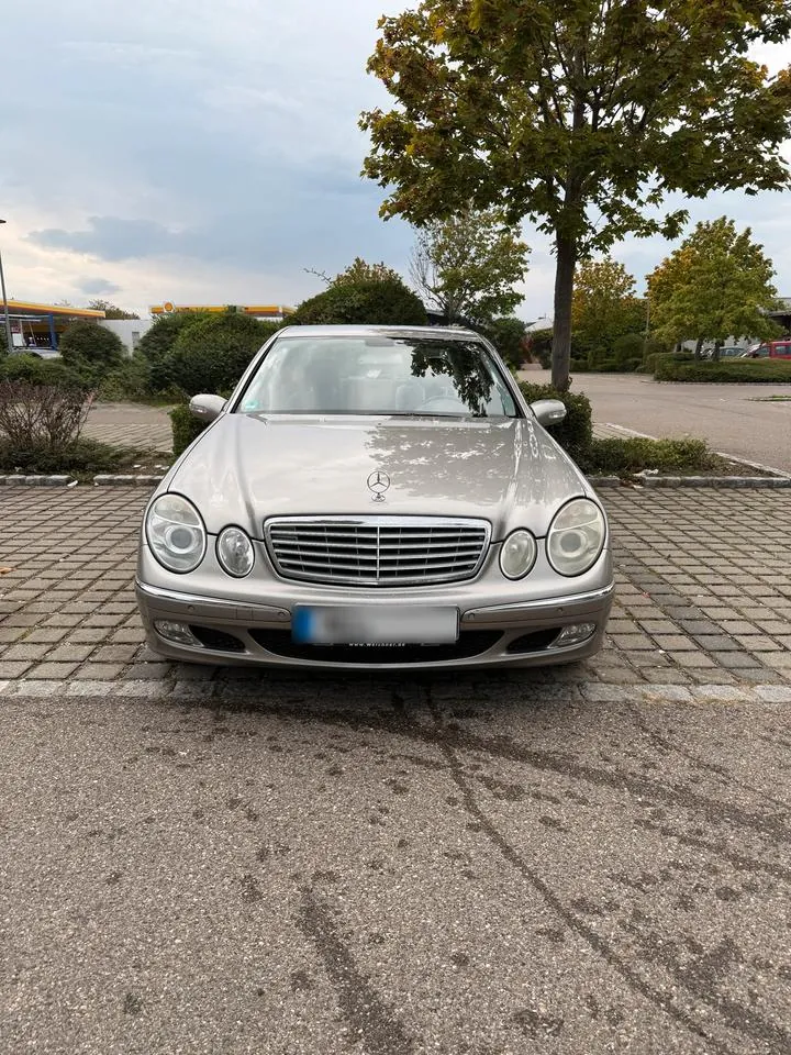 Mercedes-Benz E320