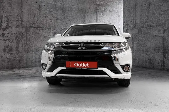 Mitsubishi Outlander 2018 photo 2