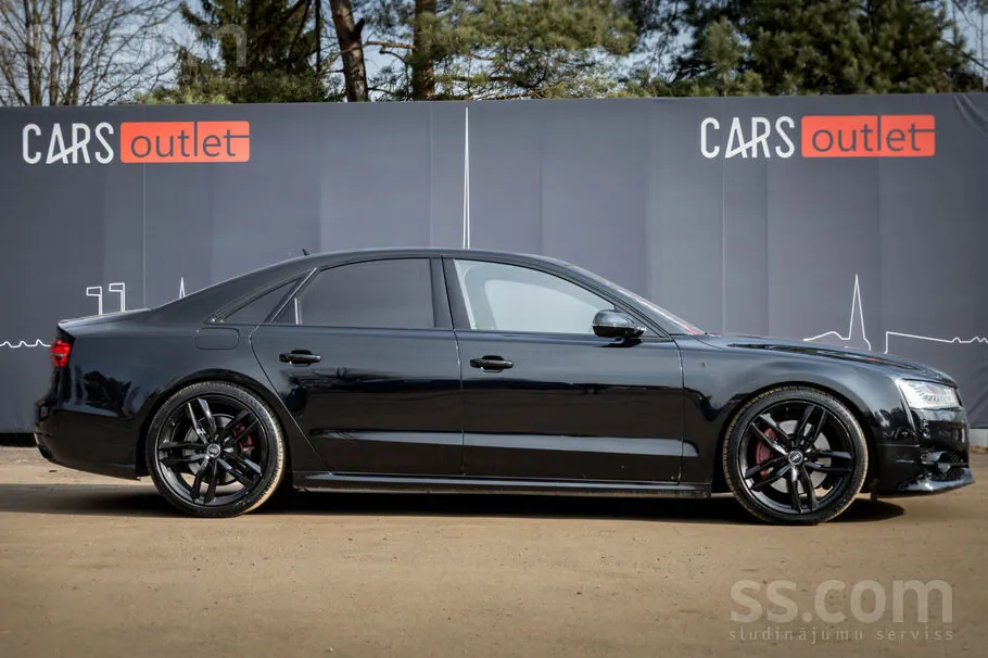 Audi A8 2015 photo 4