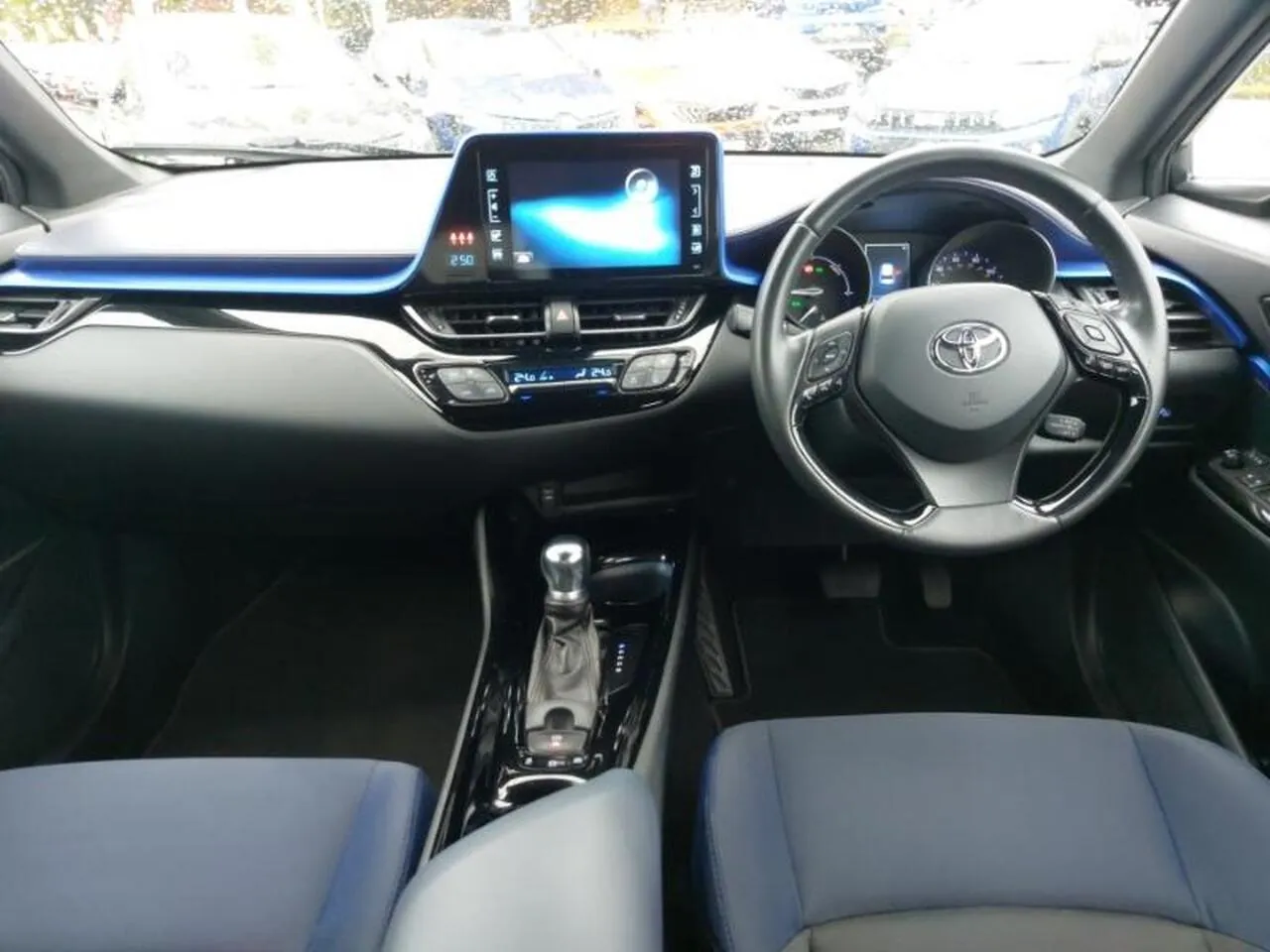 Toyota C-Hr 2018 photo 3