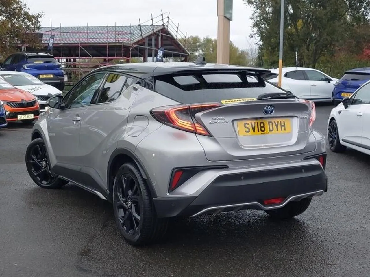 Toyota C-Hr 2018 photo 2