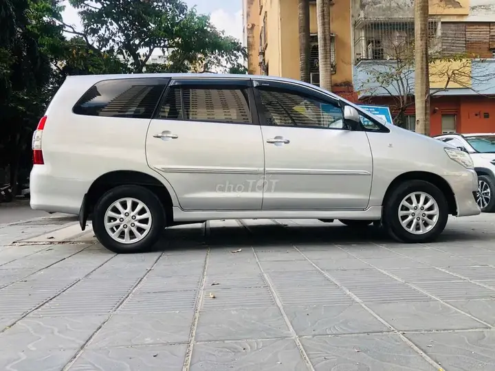 Toyota Innova 2013 photo 3