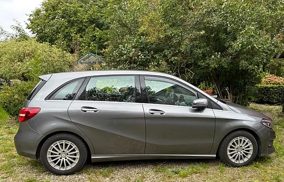 Mercedes-Benz B200