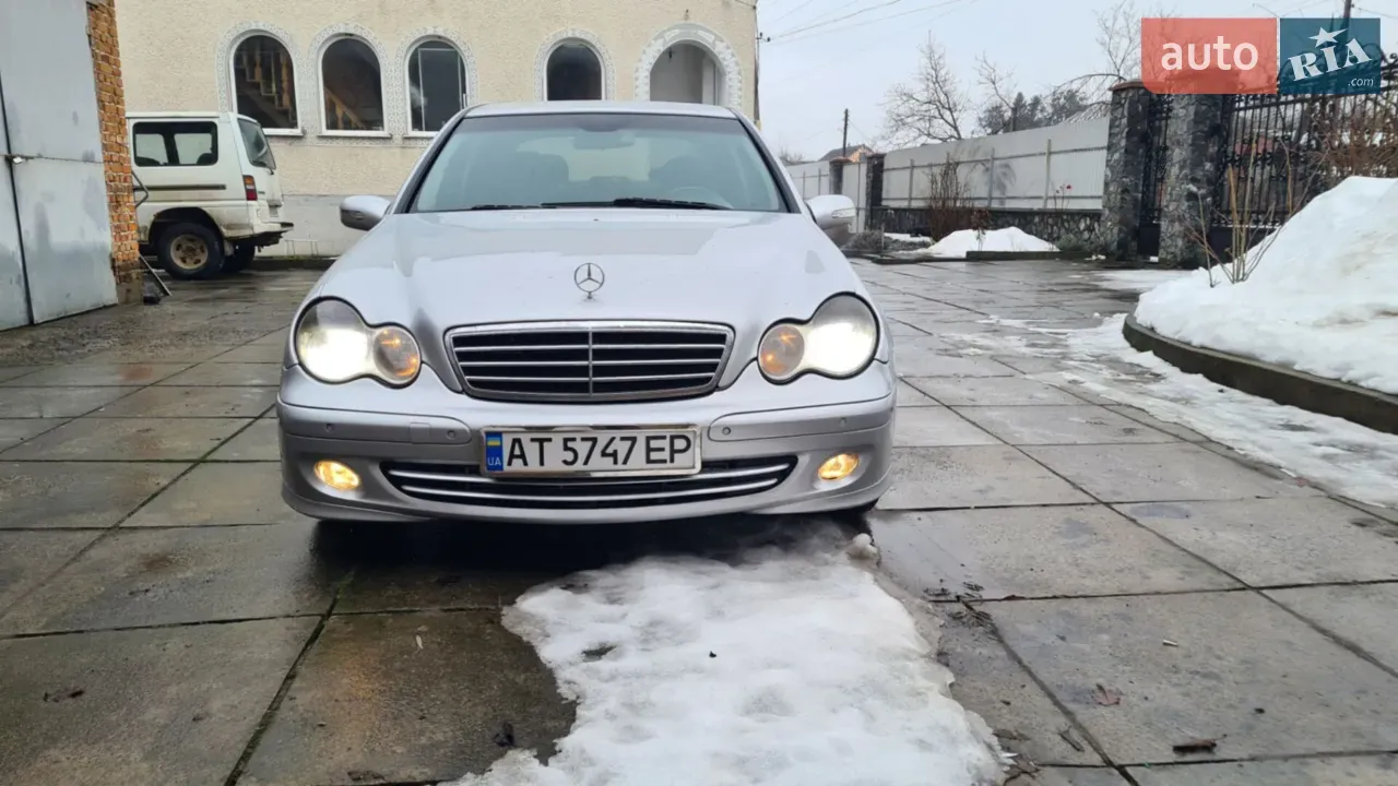 Mercedes-Benz C-Class 2004 photo 3