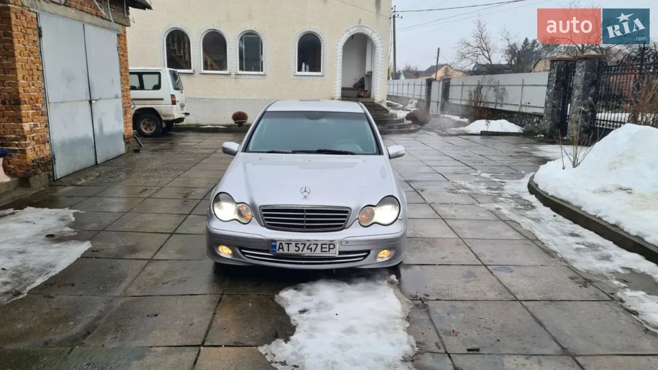 Mercedes-Benz C-Class 2004 photo 4