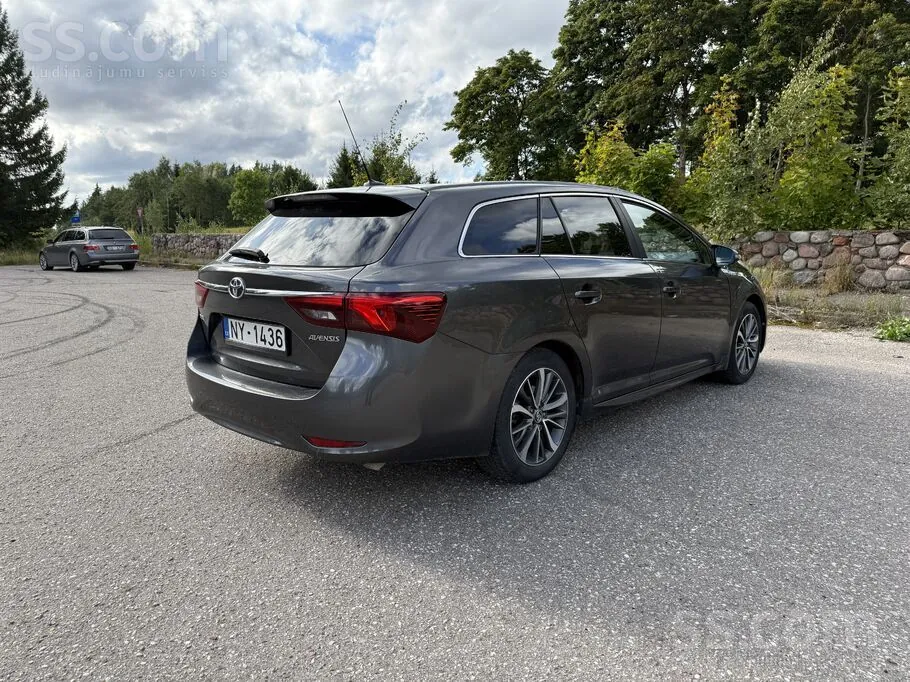Toyota Avensis 2015 photo 4