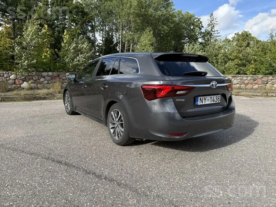 Toyota Avensis 2015 photo 3