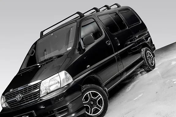 Toyota Hiace 2009 photo 3