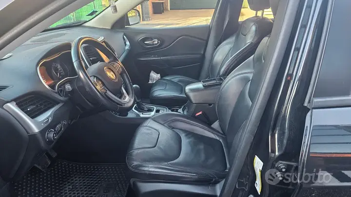 Jeep Cherokee 2014 photo 3