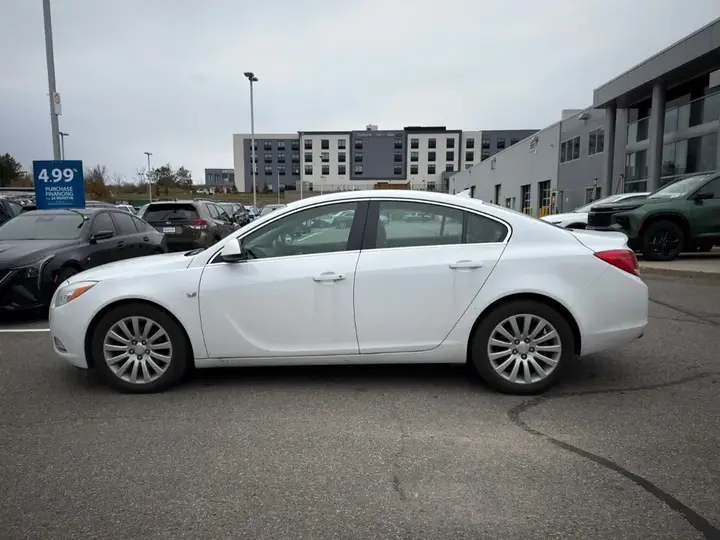 Buick Regal 2011 photo 2