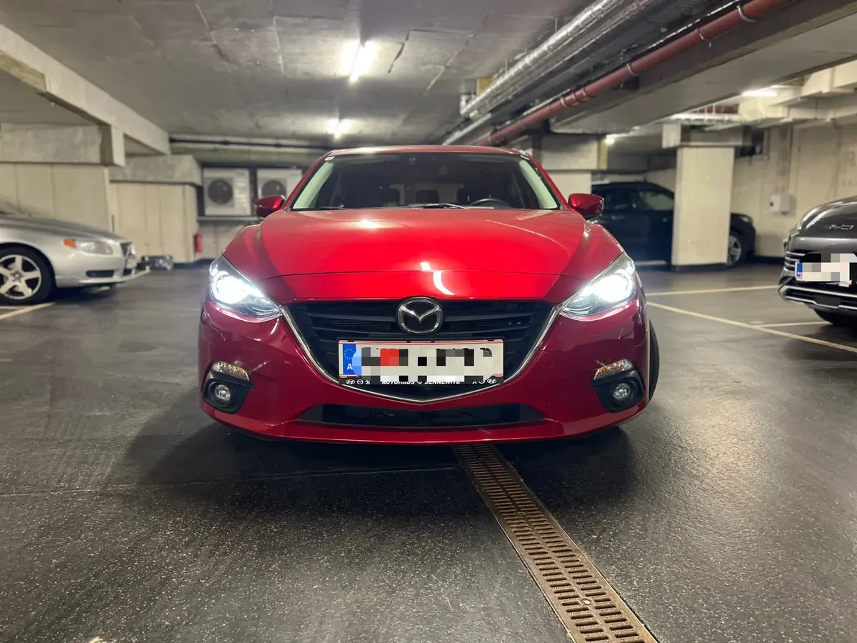 Mazda Mazda3 2016 photo 3