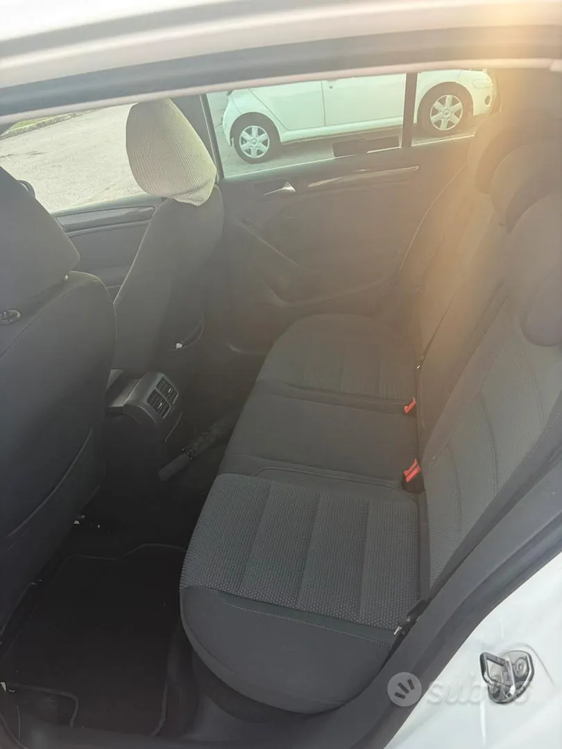 Volkswagen Golf 2011 photo 4