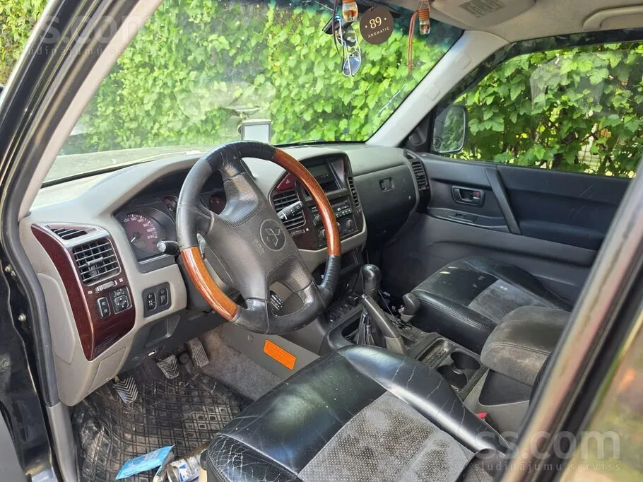 Mitsubishi Pajero 2000 photo 3