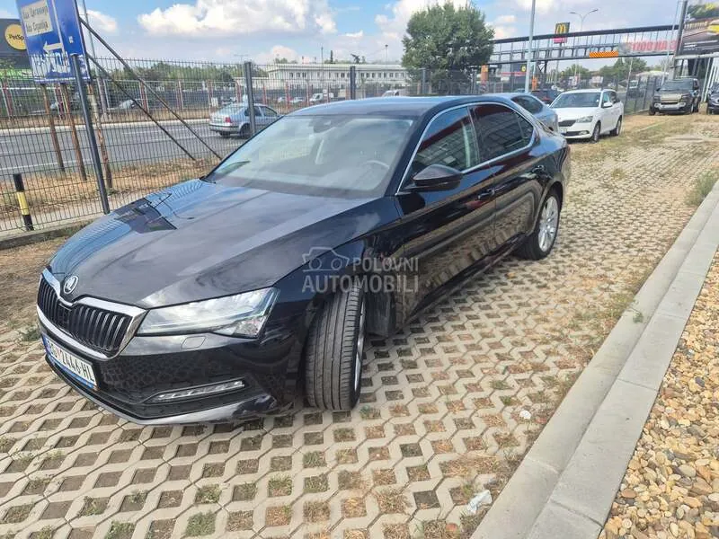 Skoda Superb 2022 photo 2