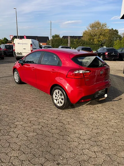 Kia Rio 2012 photo 5