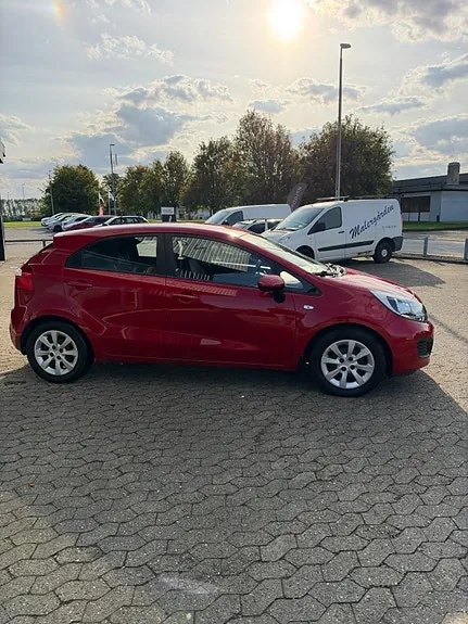 Kia Rio 2012 photo 3
