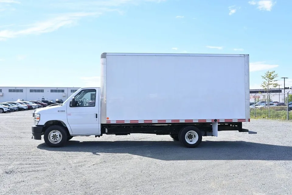 Ford E-450 2025 photo 4