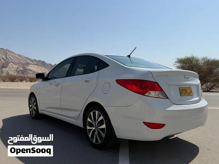 Hyundai Accent 2017 photo 4