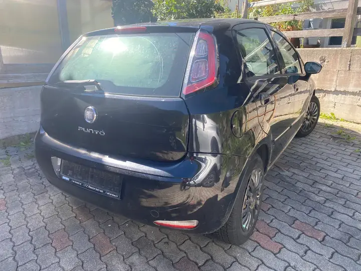 Fiat Punto 2012 photo 3