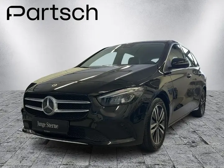 Mercedes-Benz B-Class 2023 photo 2
