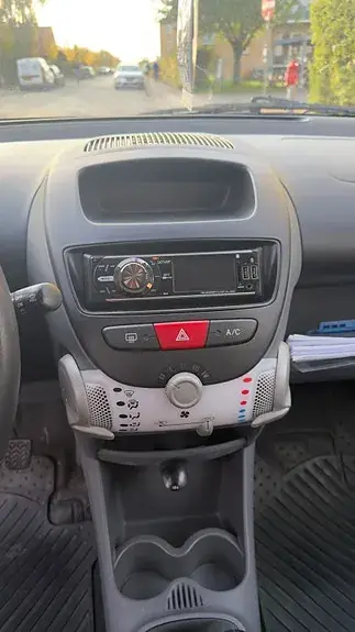 Peugeot 107 2010 photo 2