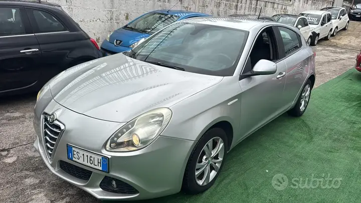 Alfa Romeo Giulietta 2013 photo 2