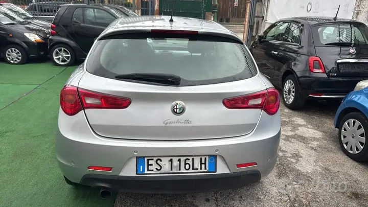 Alfa Romeo Giulietta 2013 photo 5