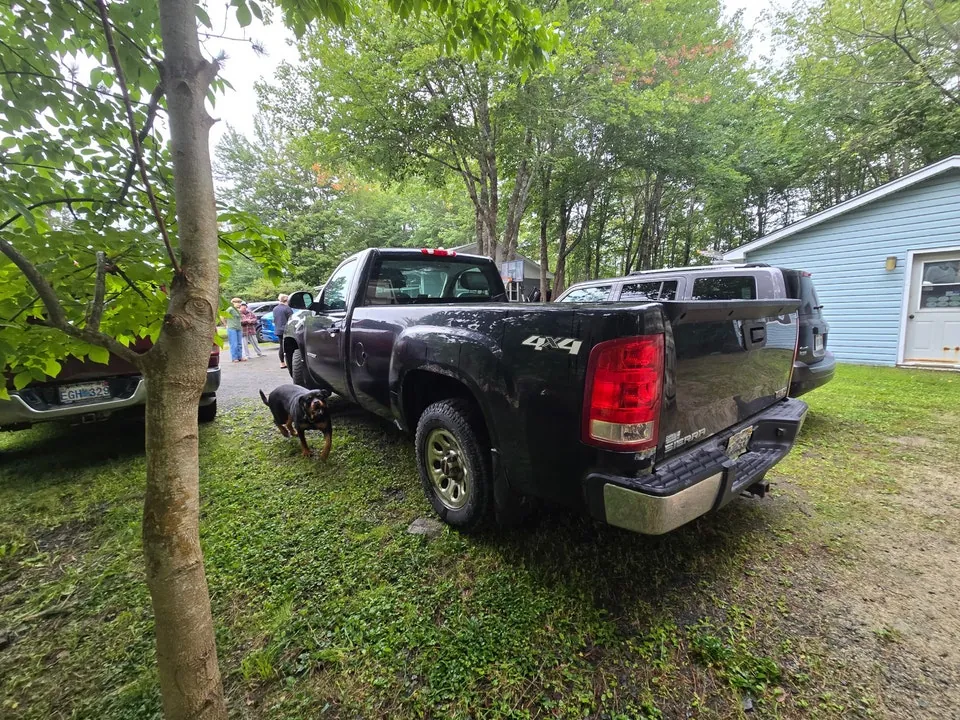 GMC Sierra 2011 photo 3