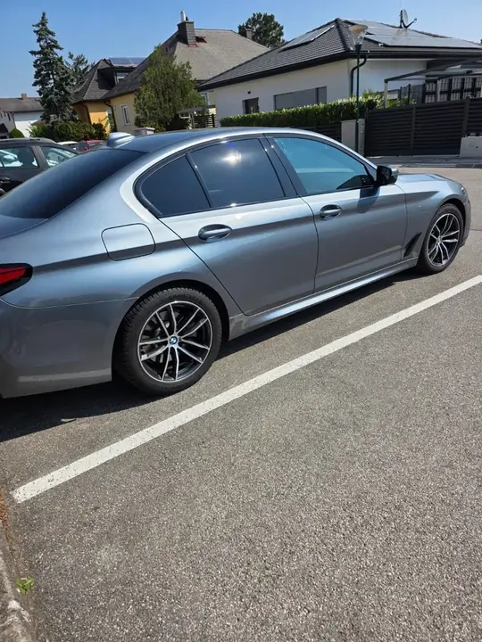 BMW 5 Series 2018 photo 3