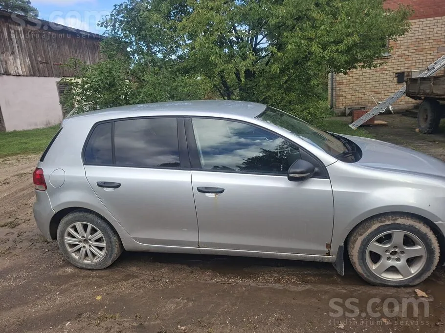 Volkswagen Golf 5 2010 photo 4