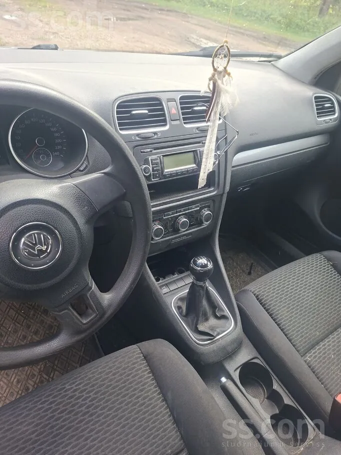 Volkswagen Golf 5 2010 photo 2